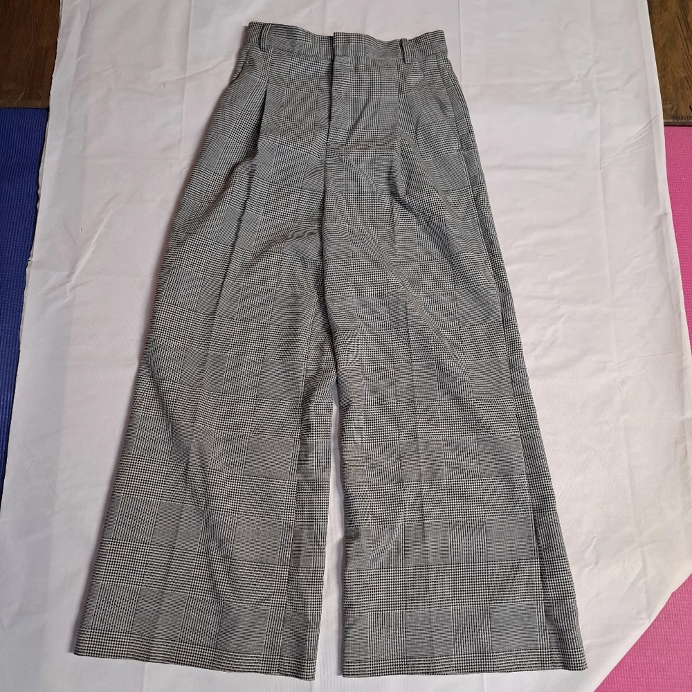 Zara Gray Wide Leg Pants - Picture 2 of 9